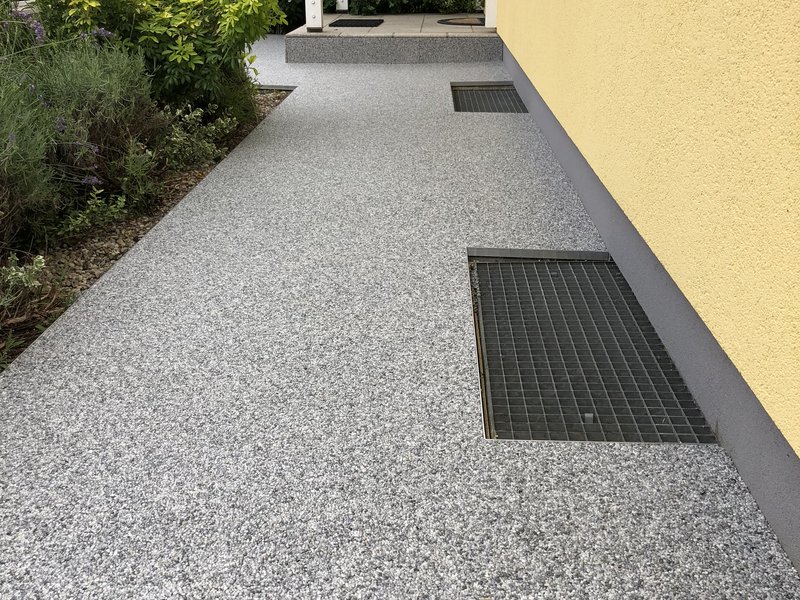 Mramorový kamenný koberec MIX 015 na pojezdové plochy