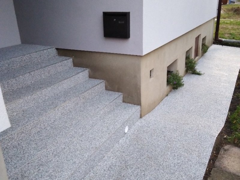 Mramorový kamenný koberec Magnos na schody